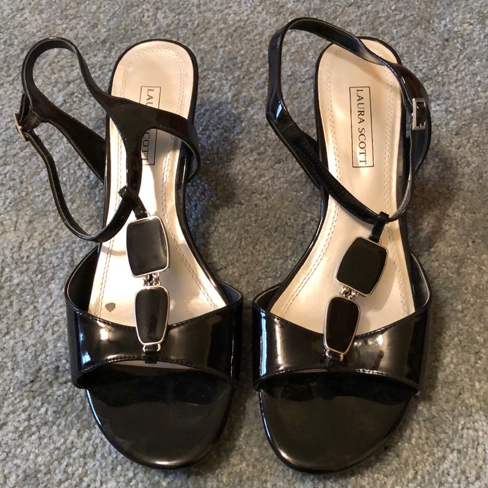 Black dress shoes